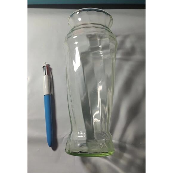 Large Uranium Glass Vase Glowing Glass Flower Vase Swirl Design - Picture 3 of 4